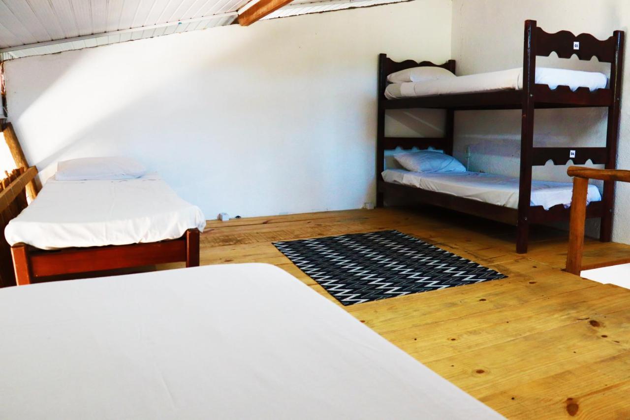Cama de solteiro em Dormitório com 4 Camas